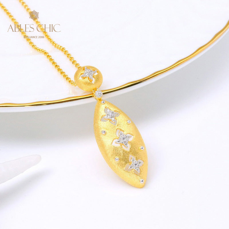 Clover Floral Oval Necklace 5496