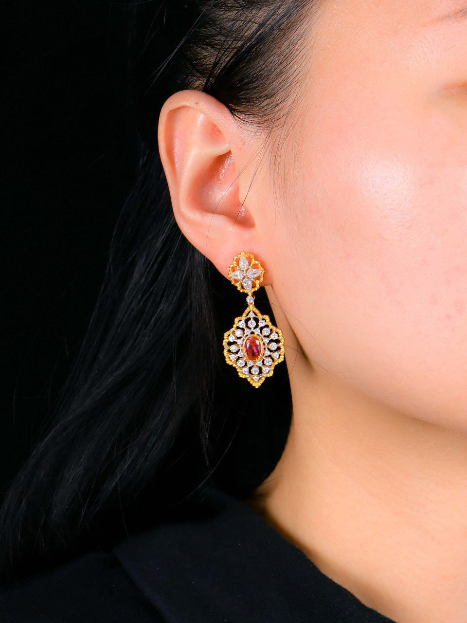 Detailed Honeycomb Floral Earrings 5117