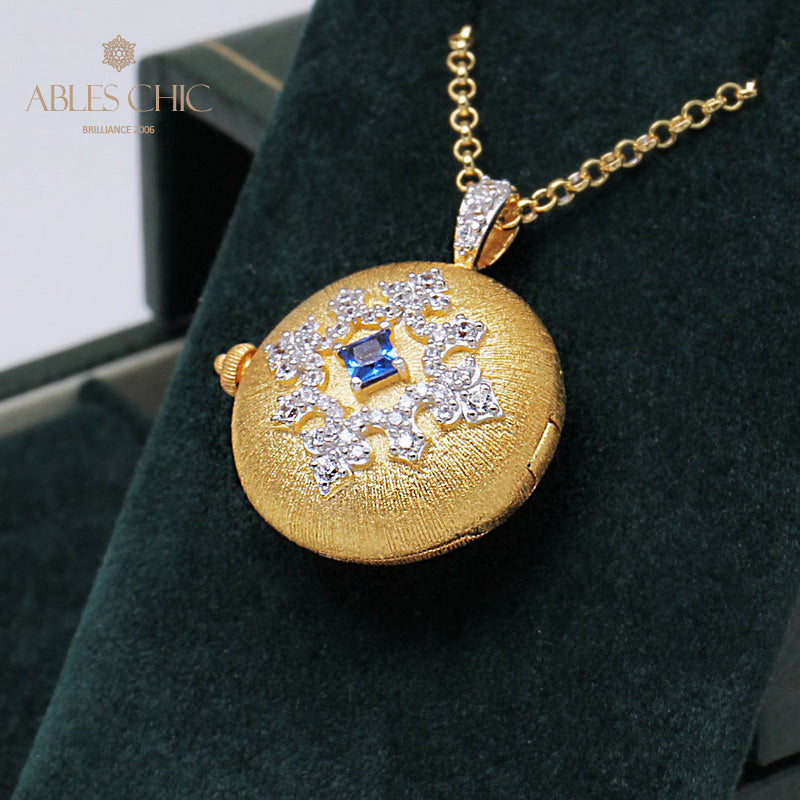 Silky Engraving Locket Necklace 5214