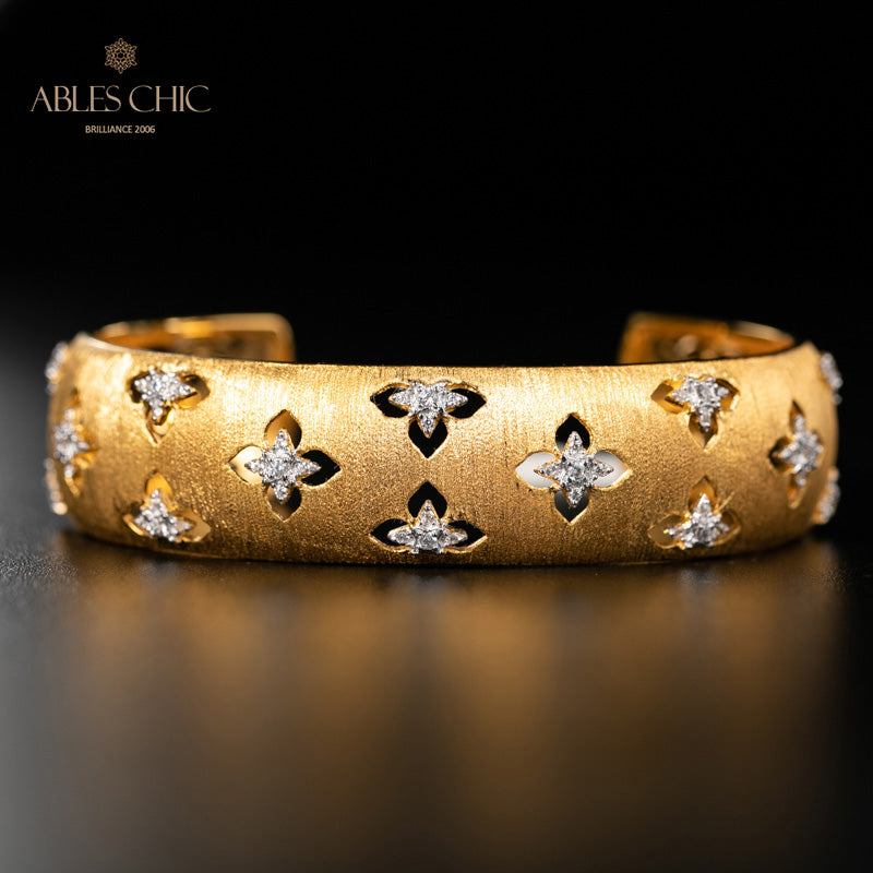 Silky Clovers Floral Bracelet 5058