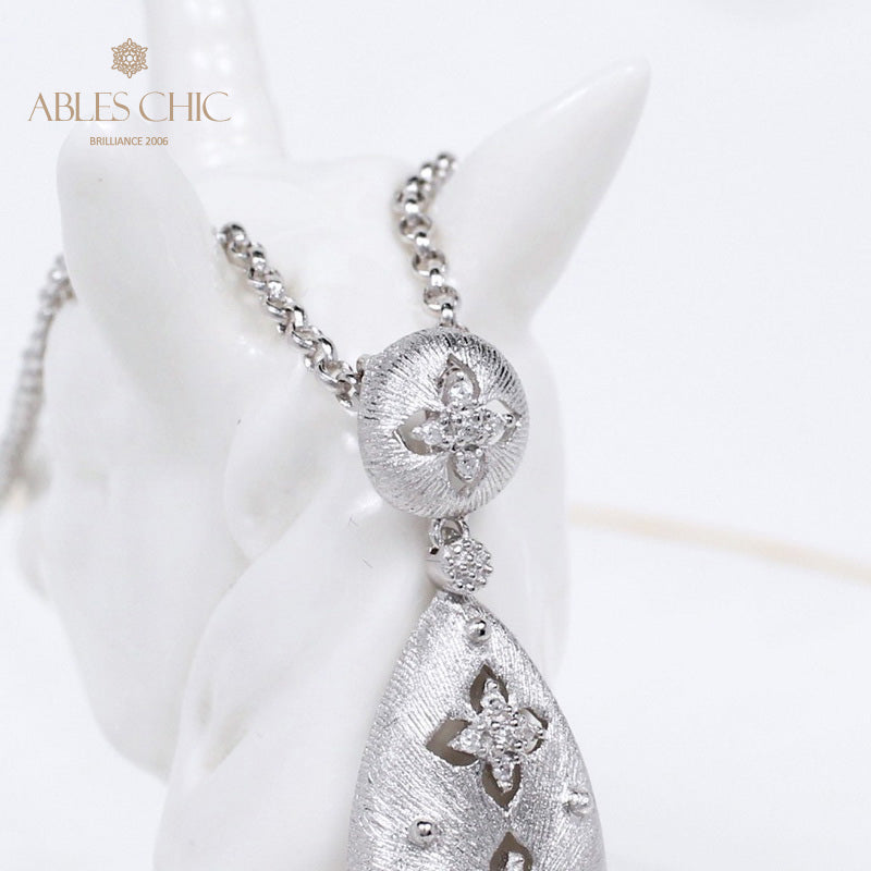 Clover Floral Oval Necklace 5496