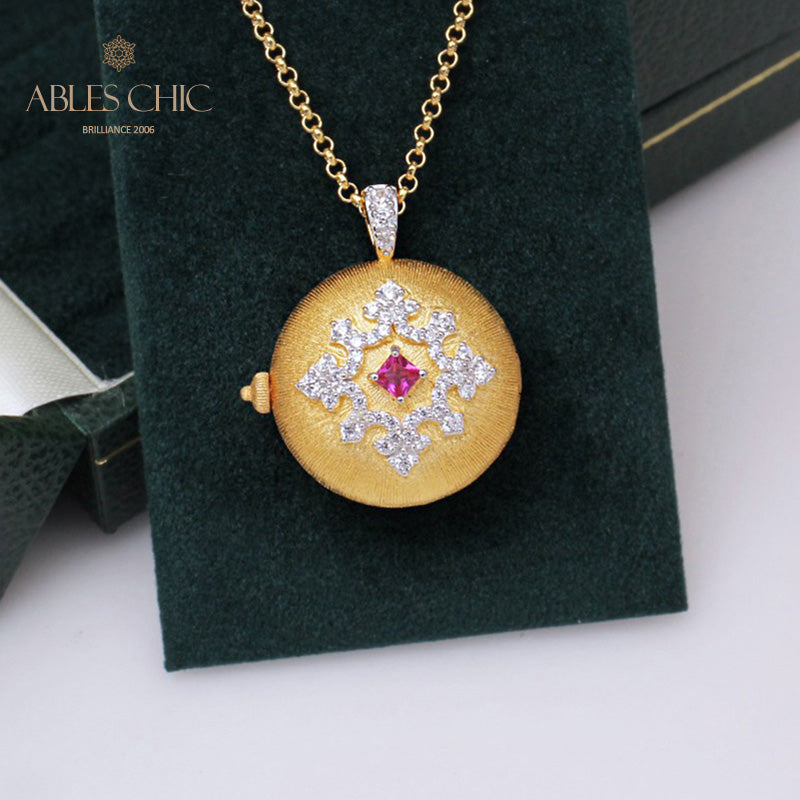 Silky Engraving Locket Necklace 5214