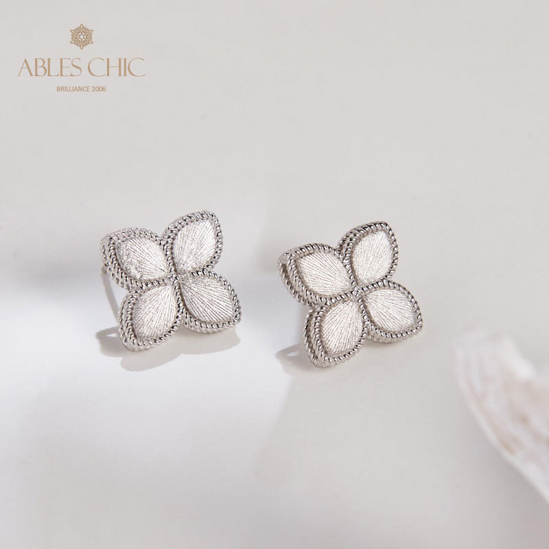 Boucles d'oreilles trèfle soyeux 6123