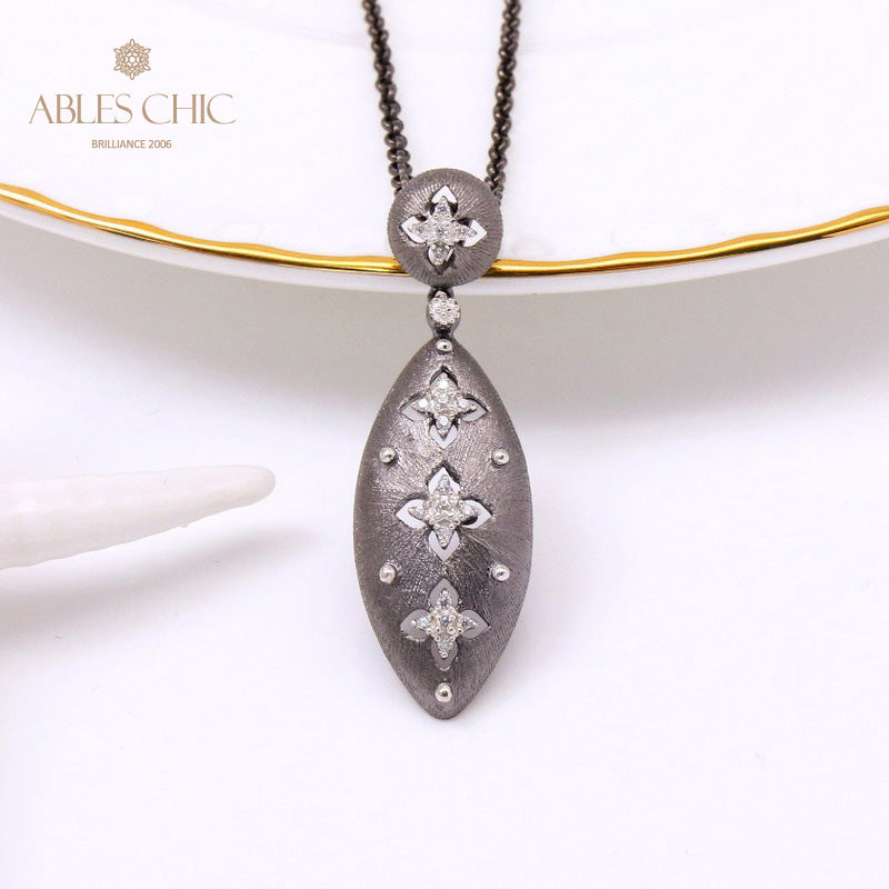 Clover Floral Oval Necklace 5496