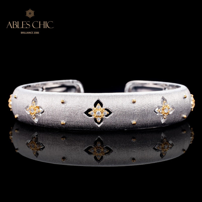 Silky Clovers Bracelet 6105