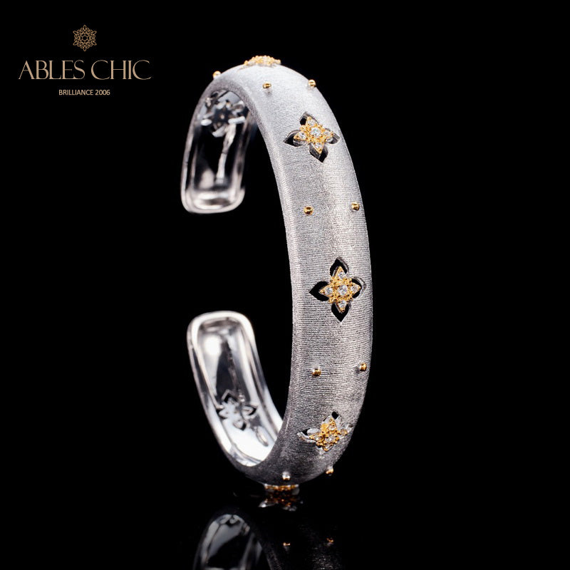 Silky Clovers Bracelet 6105