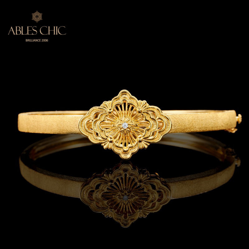 Traditional Fretwork Clover Bracelet 6132