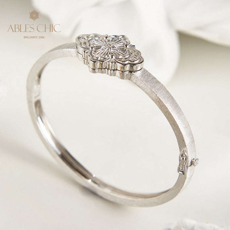 Traditional Fretwork Clover Bracelet 6132