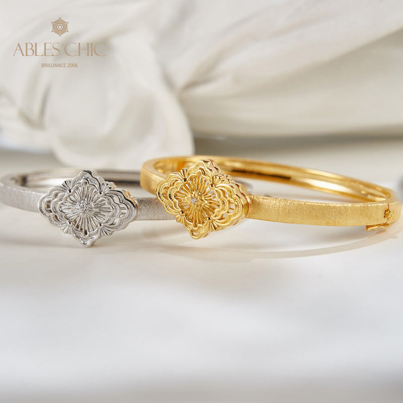 Traditional Fretwork Clover Bracelet 6132