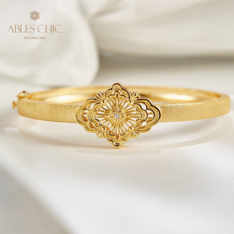 Traditional Fretwork Clover Bracelet 6132