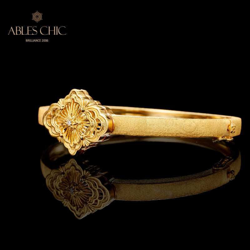 Traditional Fretwork Clover Bracelet 6132