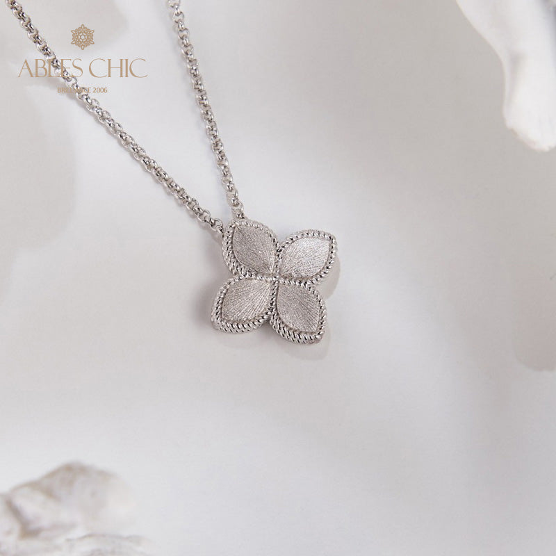 Lace Pattern Clover Necklace 6124
