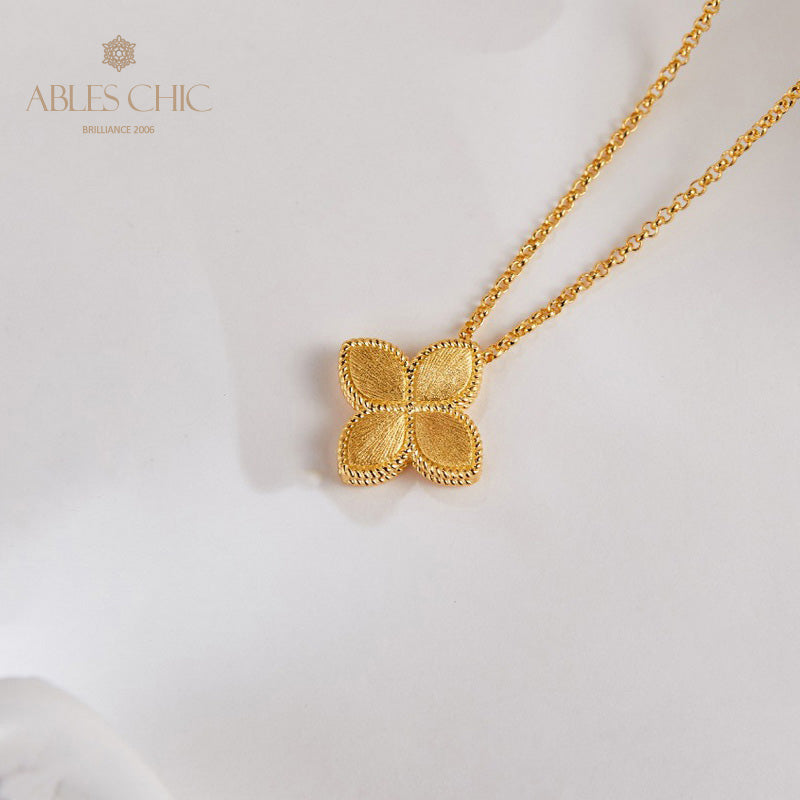 Lace Pattern Clover Necklace 6124