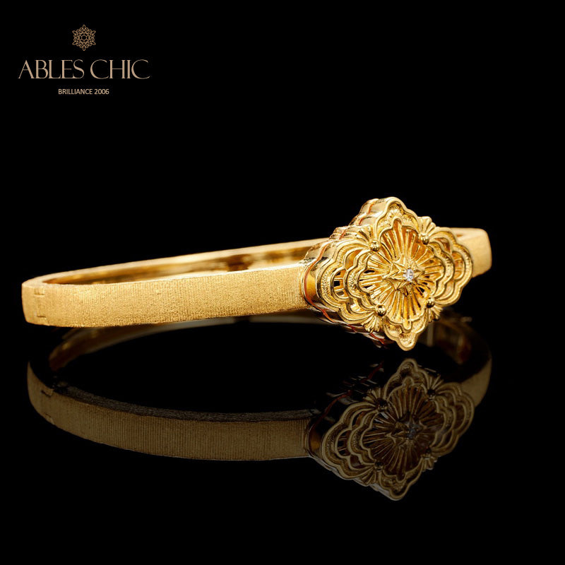 Traditional Fretwork Clover Bracelet 6132