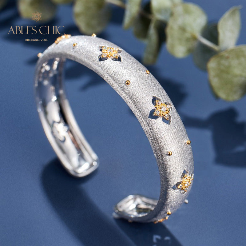 Silky Clovers Bracelet 6105