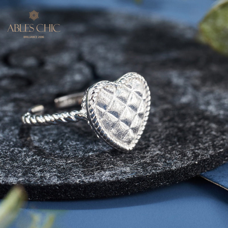 Cross Grain Heart Ring 6075