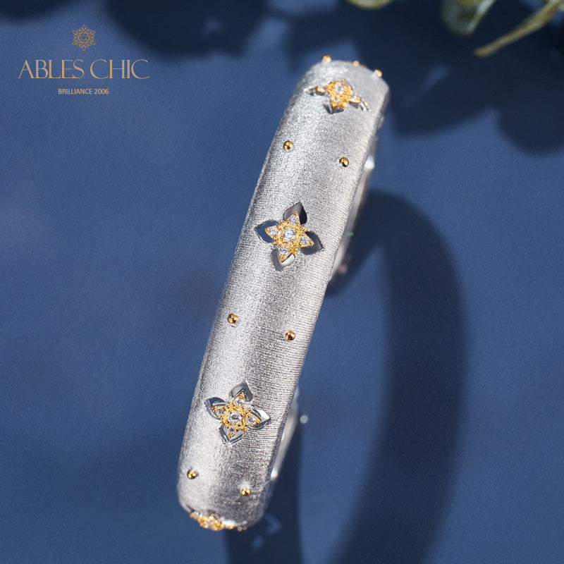 Silky Clovers Bracelet 6105