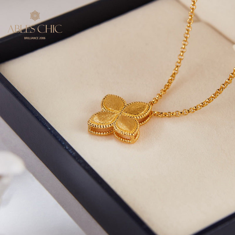 Lace Pattern Clover Necklace 6124