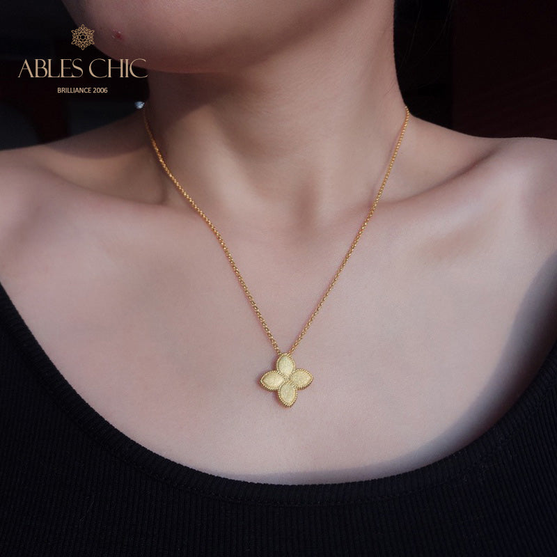 Lace Pattern Clover Necklace 6124