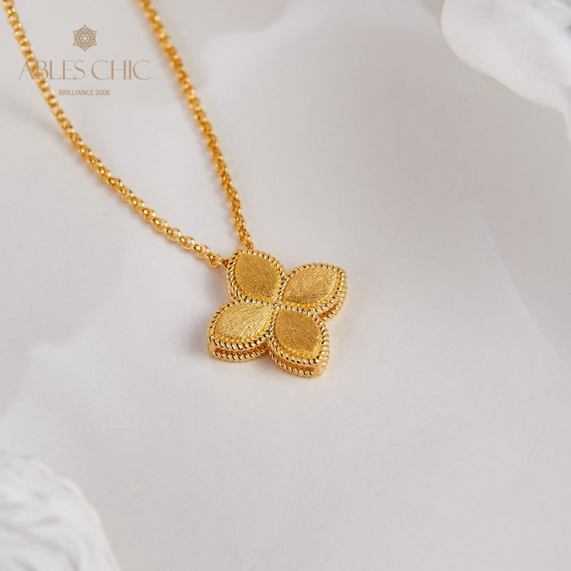 Lace Pattern Clover Necklace 6124
