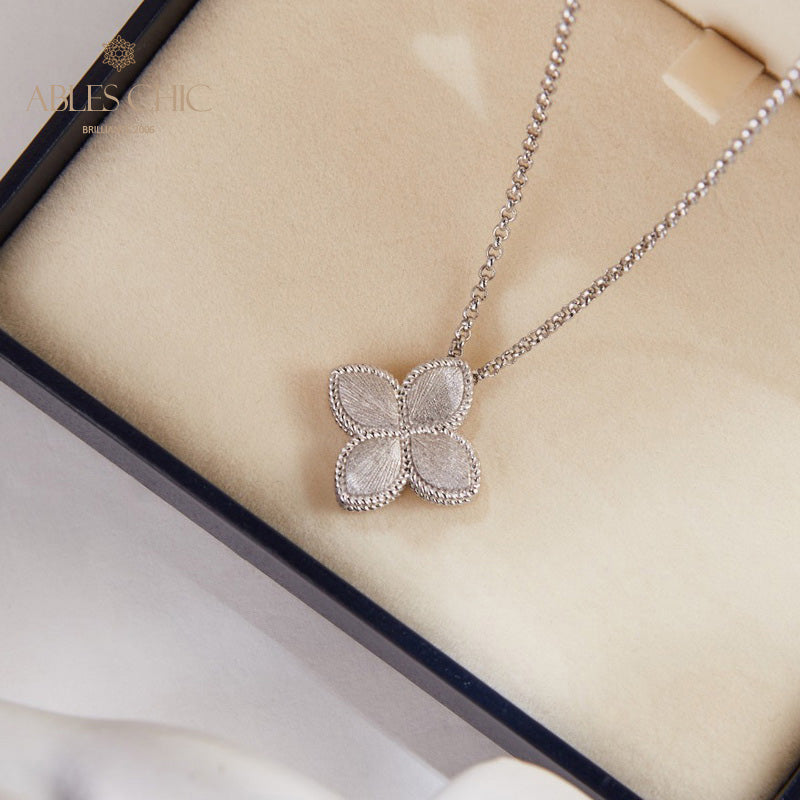 Lace Pattern Clover Necklace 6124