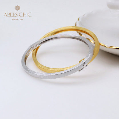 Silky Oval Bangle Bracelet 5345