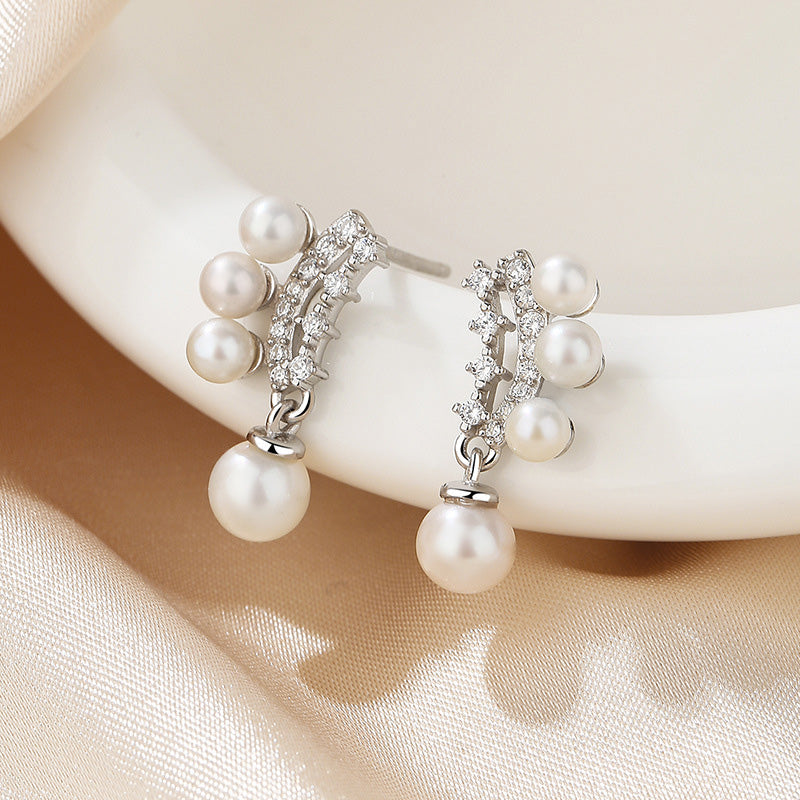 Pearls Floral Cluster Studs PE1037